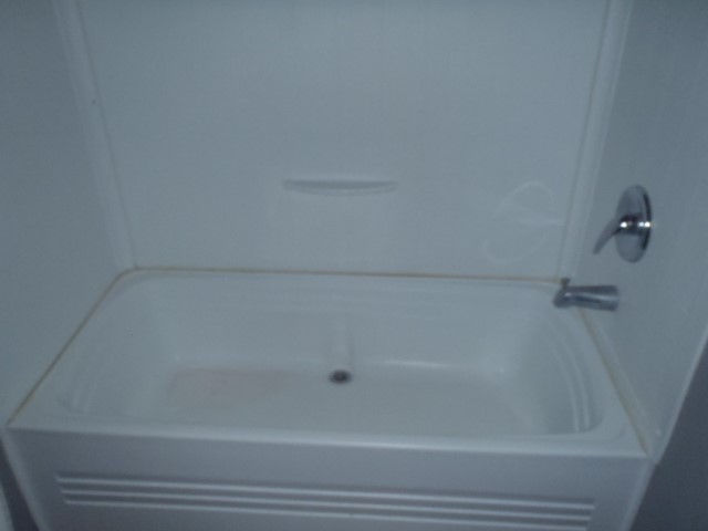 964 Railyard Drive Kyle, TX 78640 - Photo 23 of 25 View of full bathroom