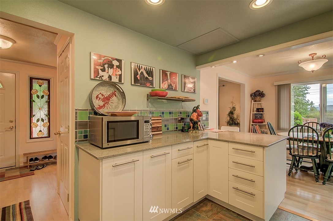 15812 130th Place Southeast Renton, WA 98058 - Photo 11 of 25 Gallery Image 11