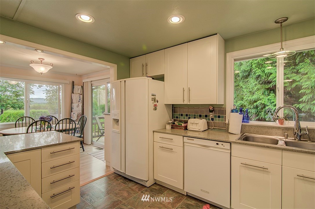 15812 130th Place Southeast Renton, WA 98058 - Photo 12 of 25 Gallery Image 12