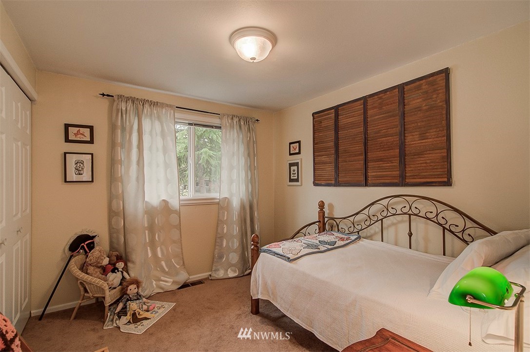 15812 130th Place Southeast Renton, WA 98058 - Photo 13 of 25 Gallery Image 13