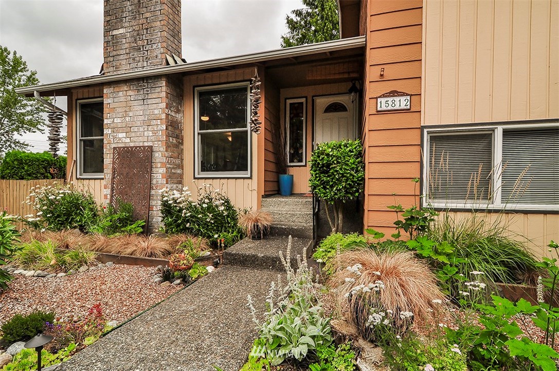 15812 130th Place Southeast Renton, WA 98058 - Photo 5 of 25 Gallery Image 5