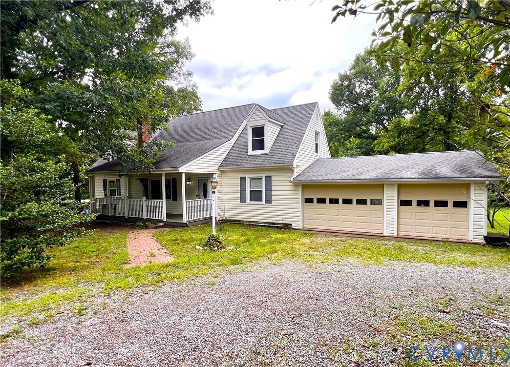2049 Riddle Road Blackstone, VA 23824 - Photo 2 of 41 a front view of a house with a yard