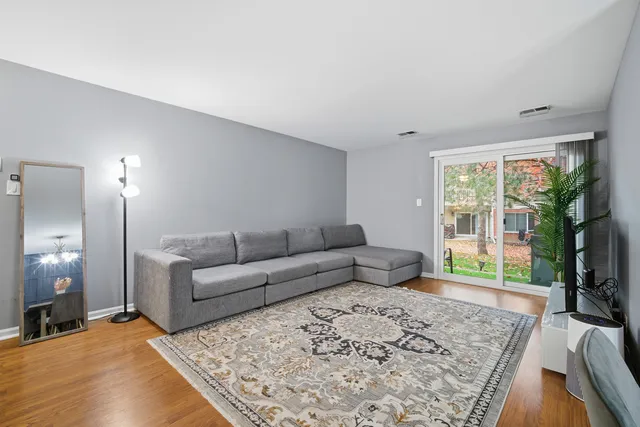 $309,000 | 1345 East Evergreen Drive, Unit 3, Palatine, IL 60074