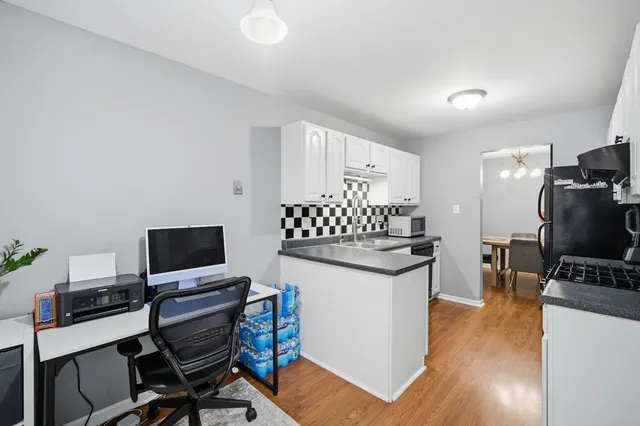 $309,000 | 1345 East Evergreen Drive, Unit 3, Palatine, IL 60074