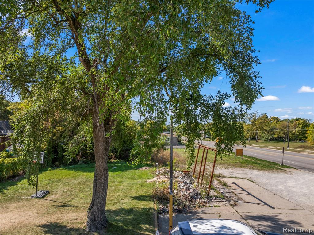 680 East Pierson Road Flint, MI 48505 - Photo 8 of 19