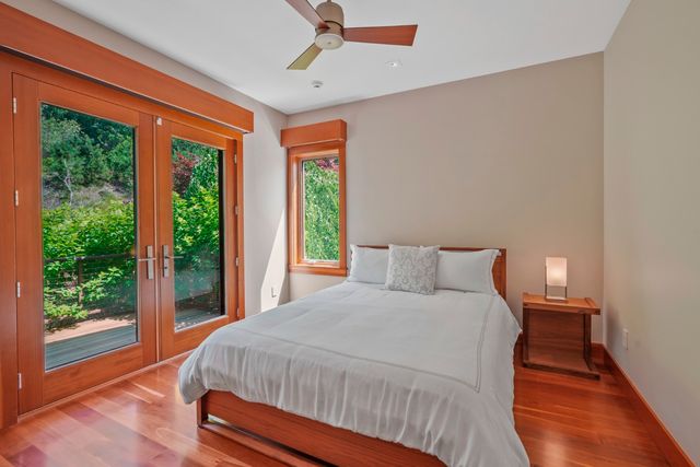 $6,395,000 | 400 Barnes Road, Oak Bluffs, MA 02568