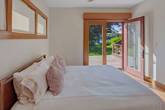 $6,395,000 | 400 Barnes Road, Oak Bluffs, MA 02568