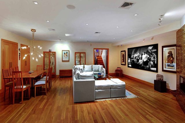 $6,395,000 | 400 Barnes Road, Oak Bluffs, MA 02568