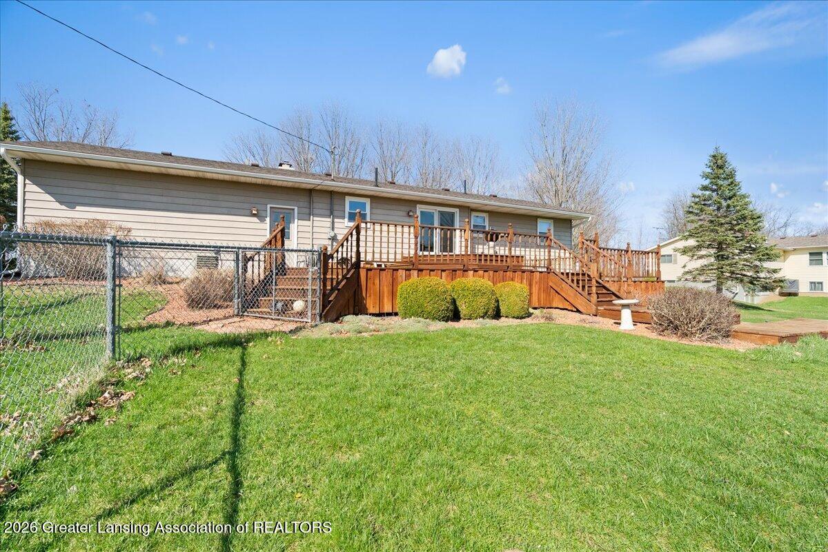 2475 Yallup Road St. Johns, MI 48879 - Photo 24 of 37 25-Media Jett - 23