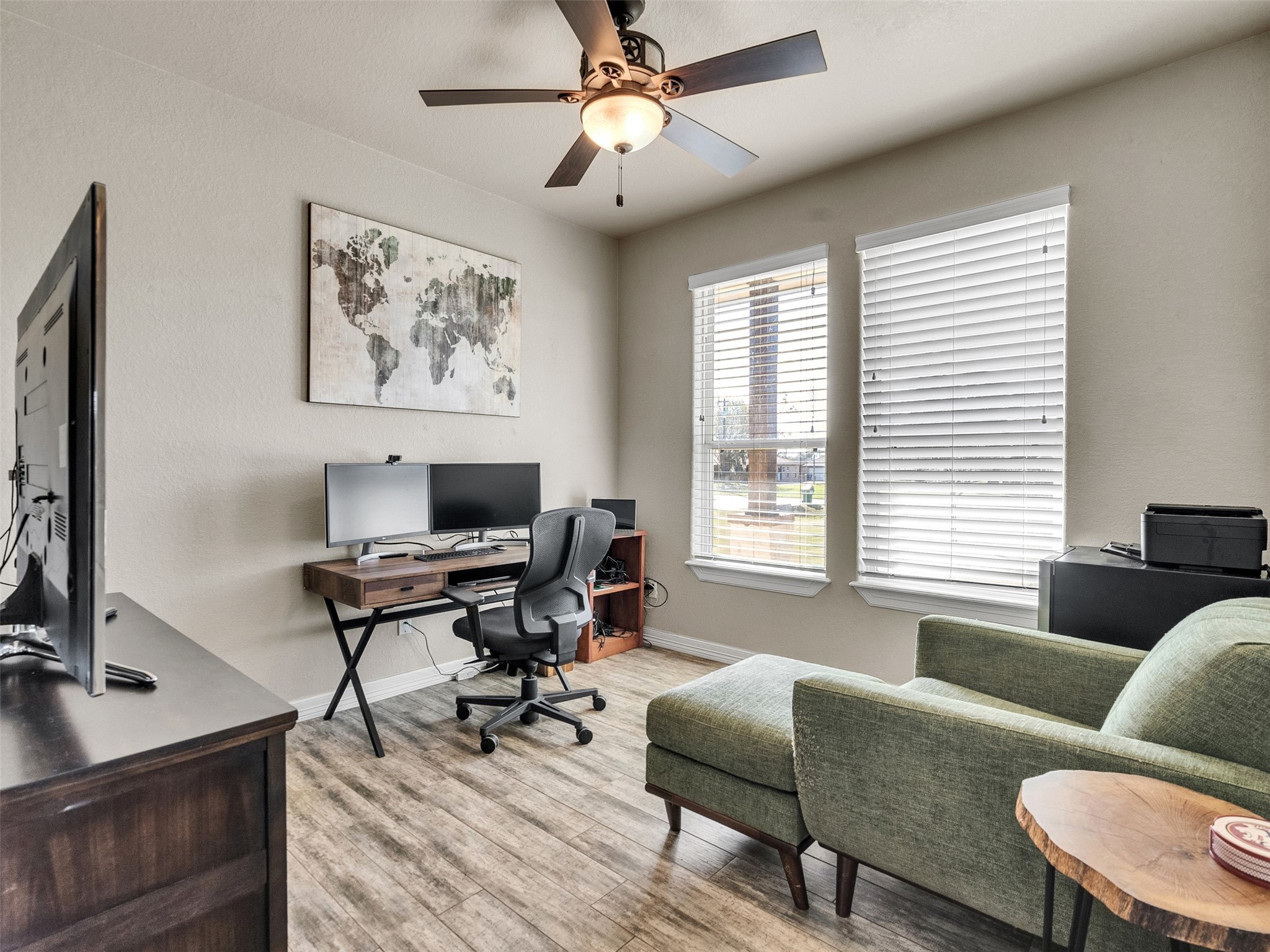 155 Horse Shoe Trail Angleton, TX 77515 - Photo 12 of 29 a work room with furniture and a window