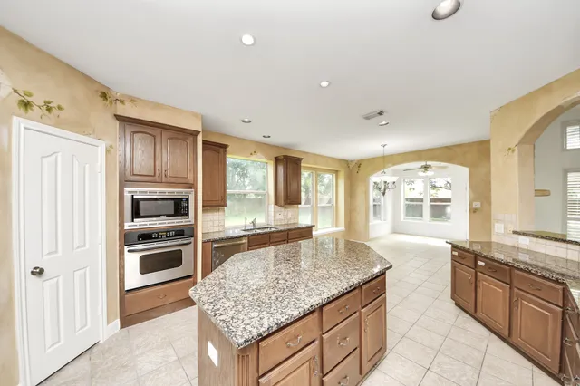 $3,500 | 3811 Parkside Drive, Missouri City, TX 77459