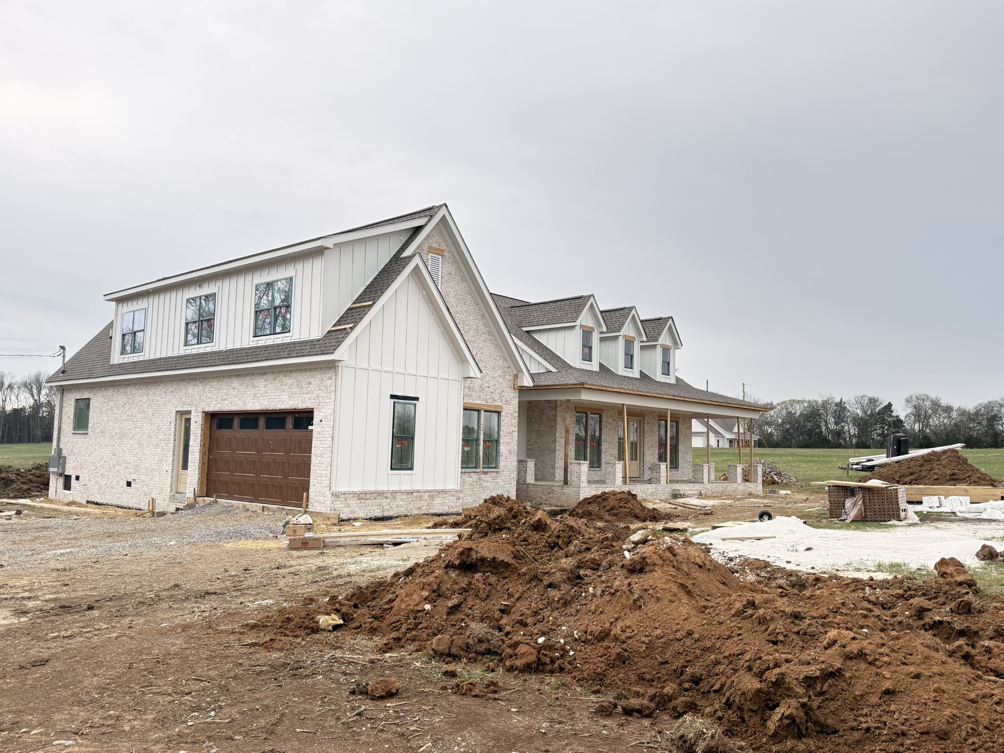 2817 Unionville Road Chapel Hill, TN 37034 - Photo 2 of 27 a front view of a house with a yard