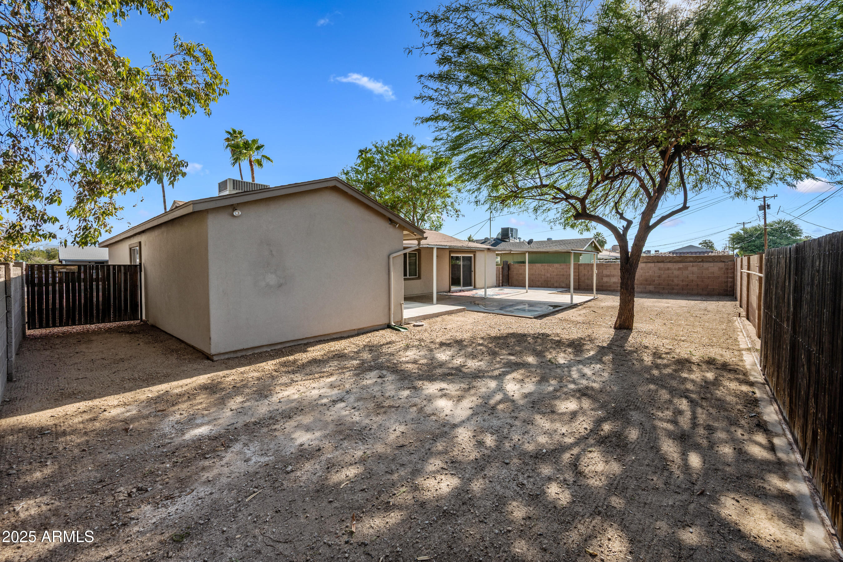 2320 West Freeway Lane Phoenix, AZ 85021 - Photo 22 of 23 Side RV Gate