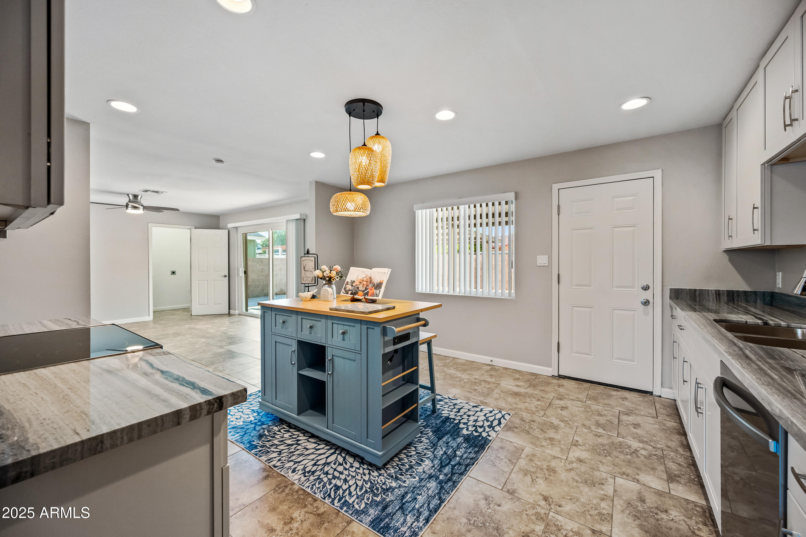 2320 West Freeway Lane Phoenix, AZ 85021 - Photo 6 of 23 Custom pendant light