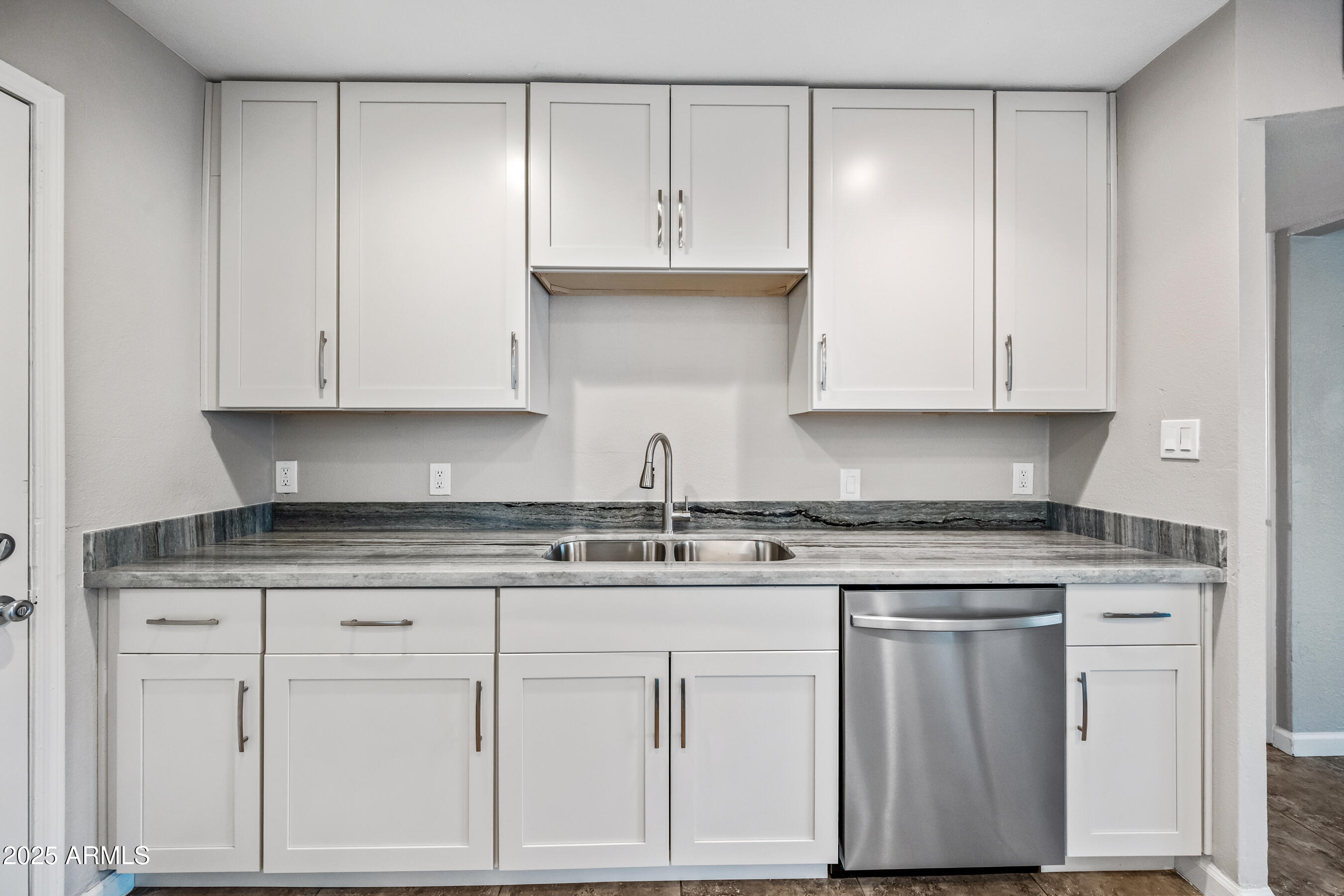 2320 West Freeway Lane Phoenix, AZ 85021 - Photo 8 of 23 New upgraded cabinets and pulls