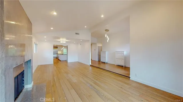 $8,995 | 3119 Mesa Verde Drive, Burbank, CA 91504