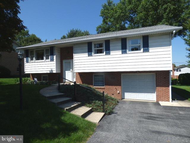 450 Maywood Road York, PA 17402 - Photo 1 of 21 Gallery Image 1