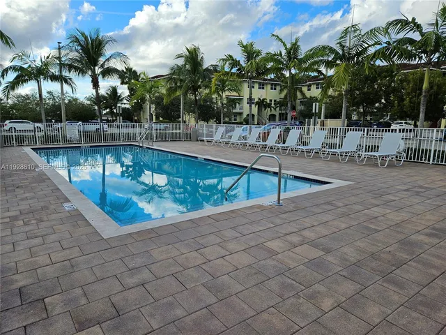 $3,100 | 290 Northwest 109th Avenue, Unit 107, Miami, FL 33172
