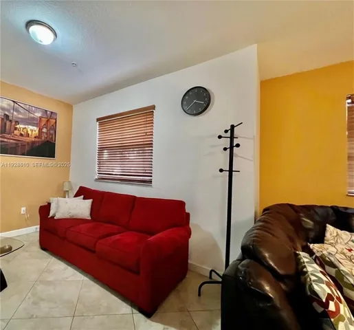 $3,100 | 290 Northwest 109th Avenue, Unit 107, Miami, FL 33172