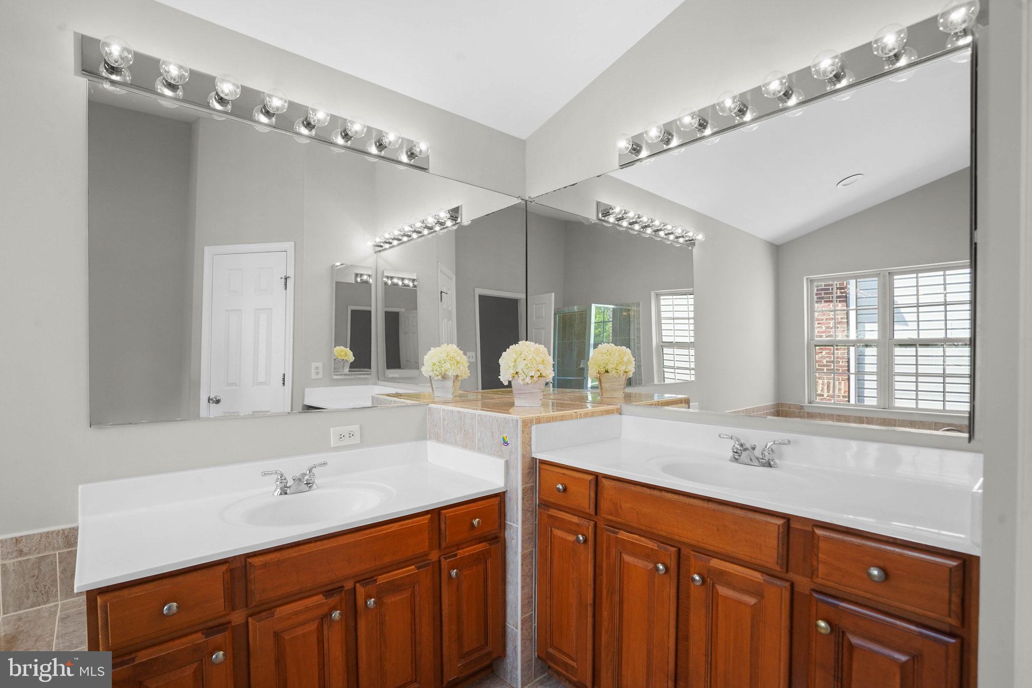 14309 Brass Wheel Road Boyds, MD 20841 - Photo 45 of 59 Primary bath