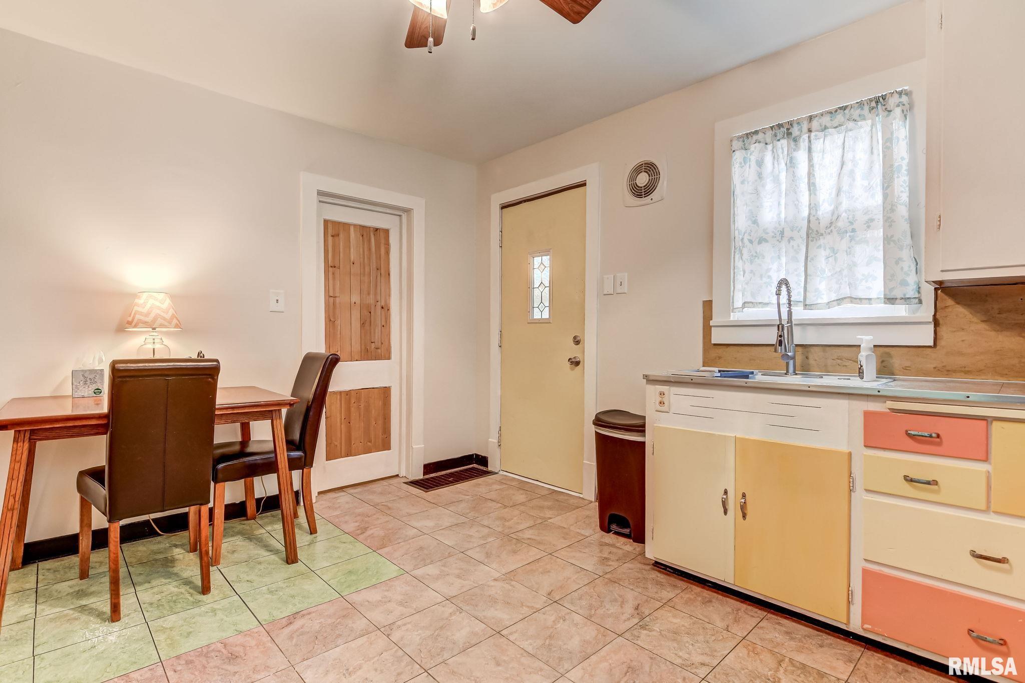 2313 South 15th Street Springfield, IL 62703 - Photo 15 of 24