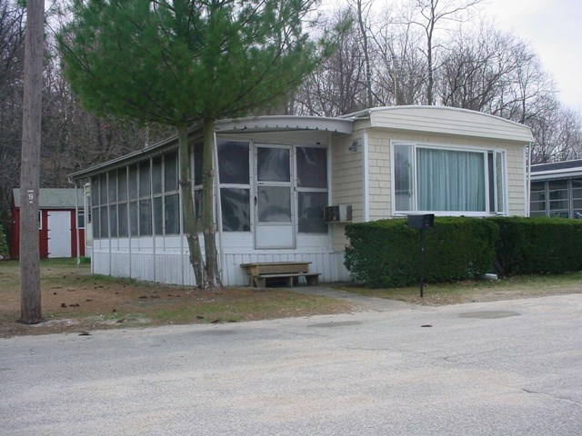 979 Tollgate Village Road Warwick, RI 02886 - Photo 1 of 6 Exterior Front