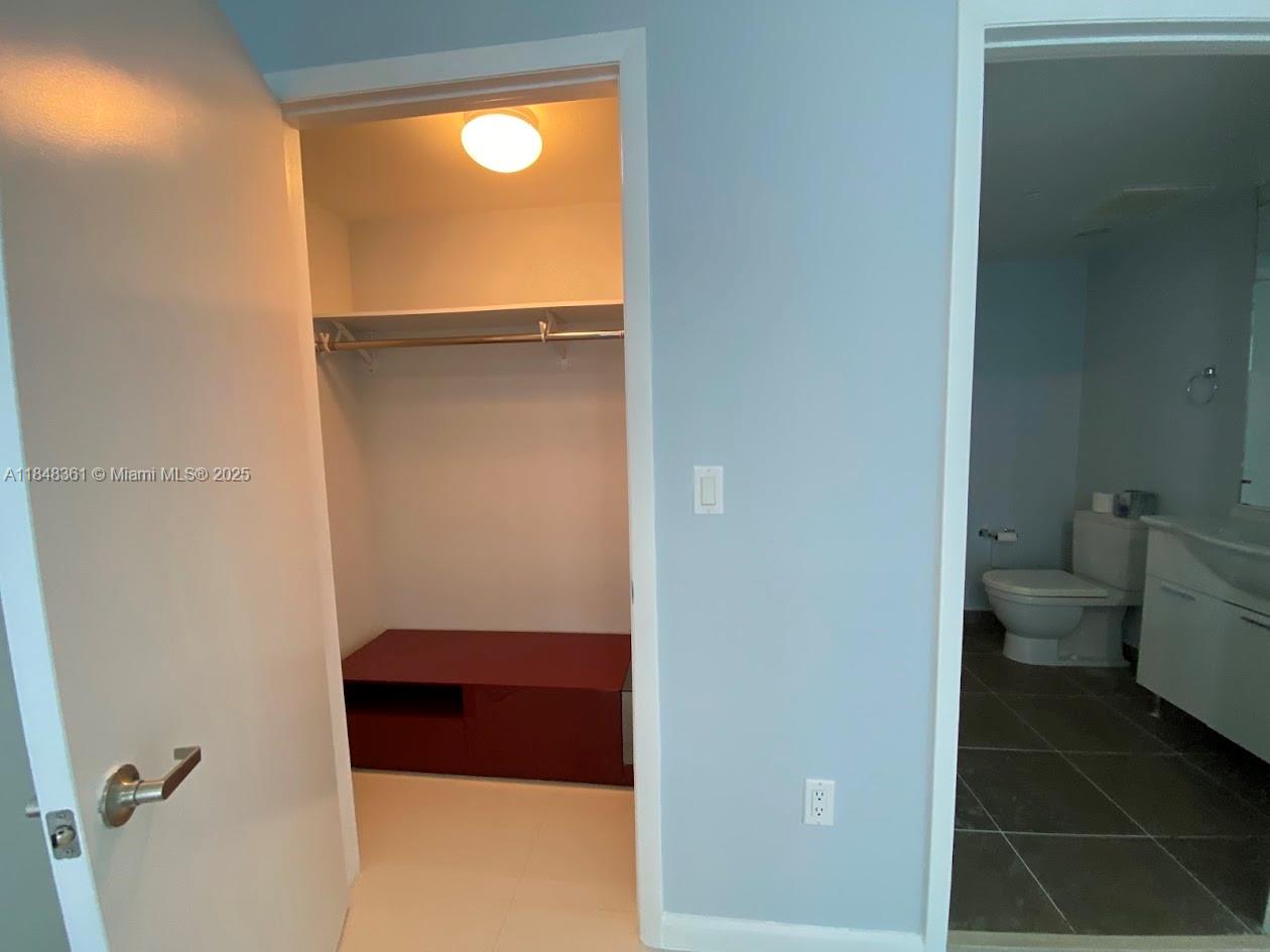 475 Brickell Avenue, Unit 4409 Miami, FL 33131 - Photo 15 of 37 a view of bathroom