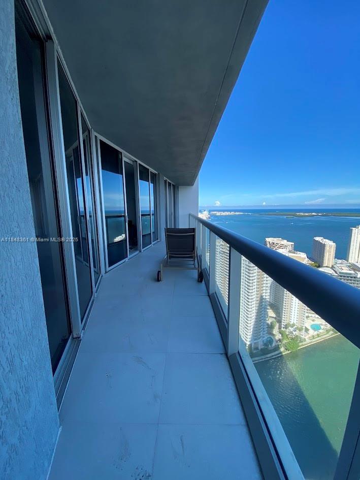 475 Brickell Avenue, Unit 4409 Miami, FL 33131 - Photo 31 of 37 a view of entryway