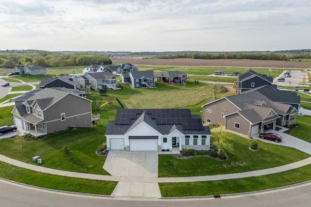 $725,000 | 409 Peterson Trail, Oregon, WI 53575