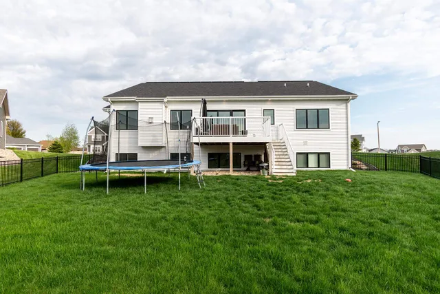 $725,000 | 409 Peterson Trail, Oregon, WI 53575