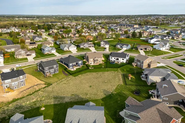 $725,000 | 409 Peterson Trail, Oregon, WI 53575