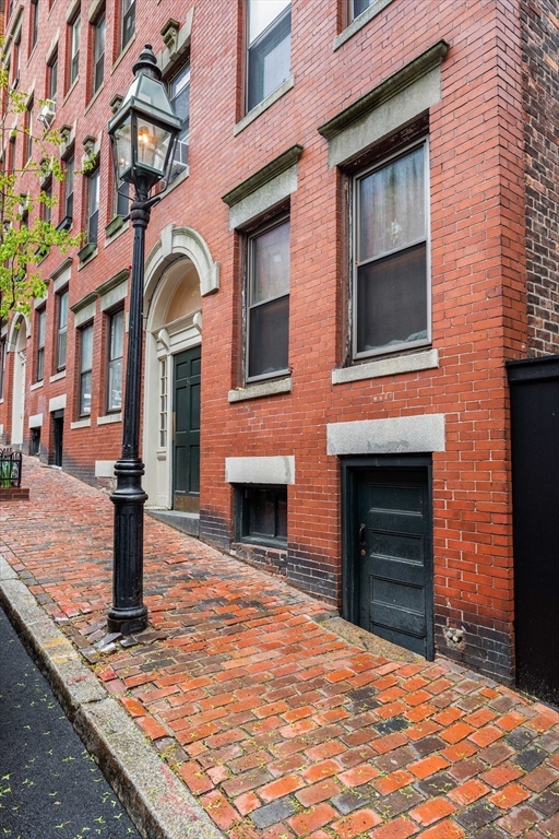 31 Irving Street, Unit 4 Boston, MA 02114 - Photo 2 of 15