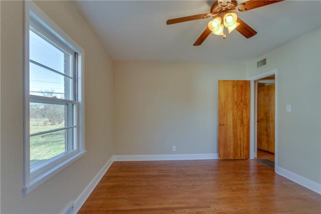 107 North Main Street Springfield, TN 37172 - Photo 7 of 12