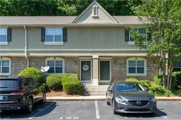 $2,800 | 6900 Roswell Road, Unit N13, Sandy Springs, GA 30328