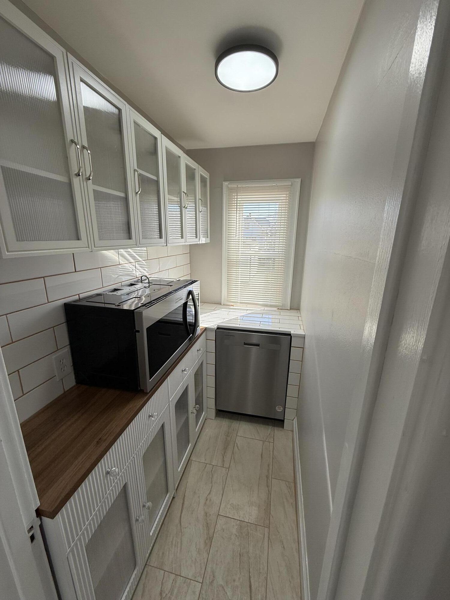 4324 North 14th Street Milwaukee, WI 53209 - Photo 12 of 23 IMG_4824