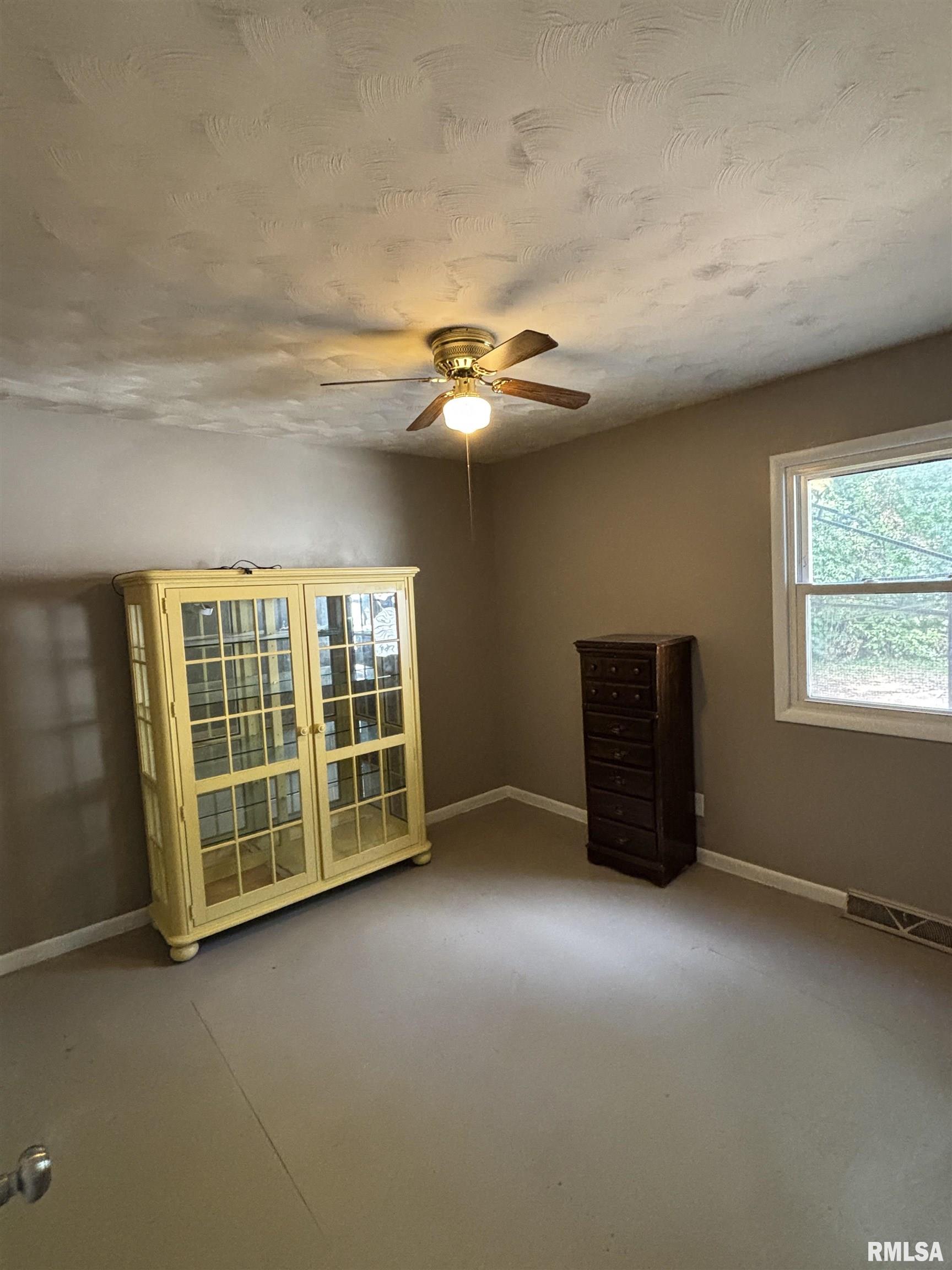 1301 Sharon Lane Springfield, IL 62702 - Photo 14 of 24