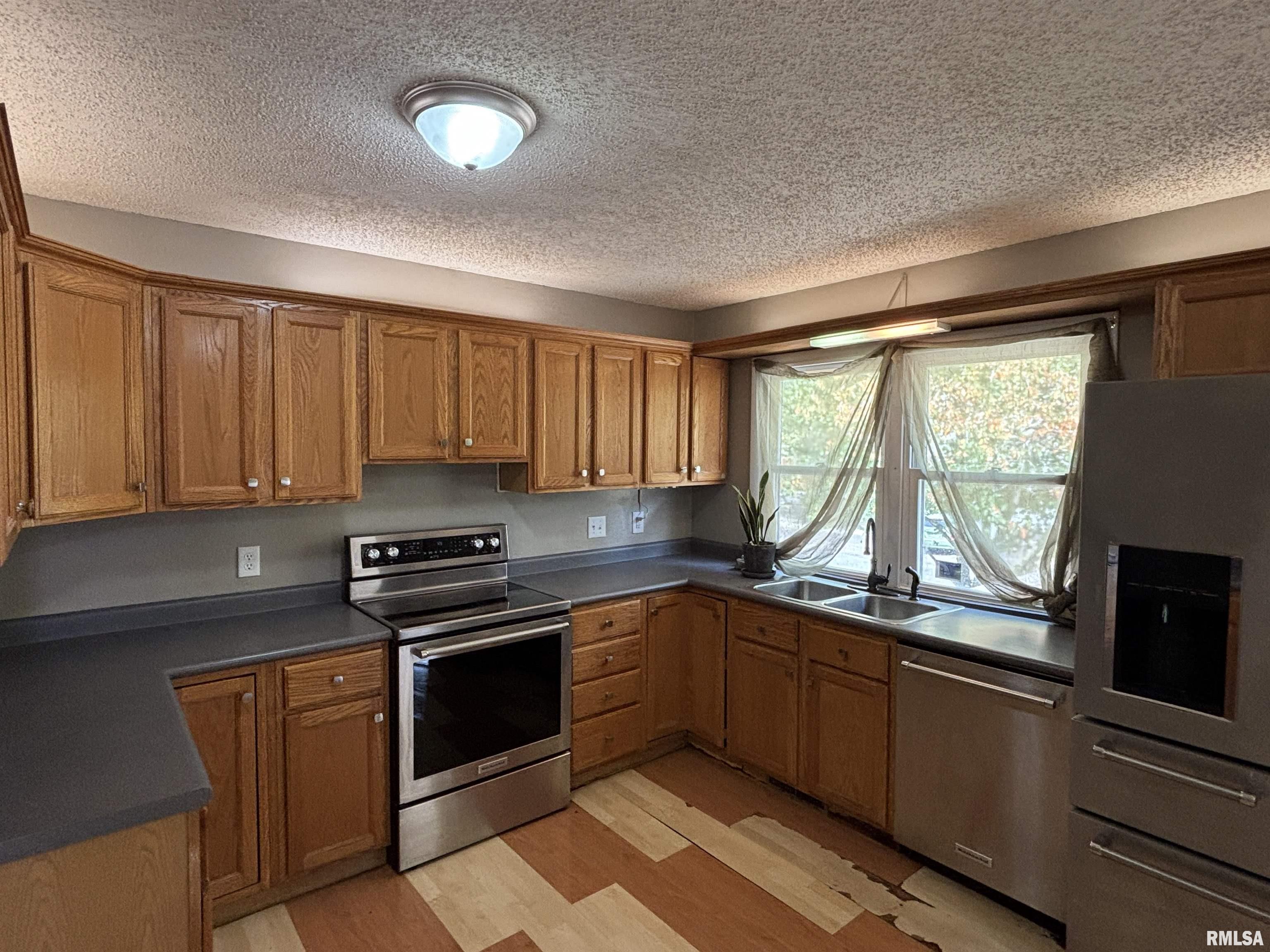 1301 Sharon Lane Springfield, IL 62702 - Photo 9 of 24