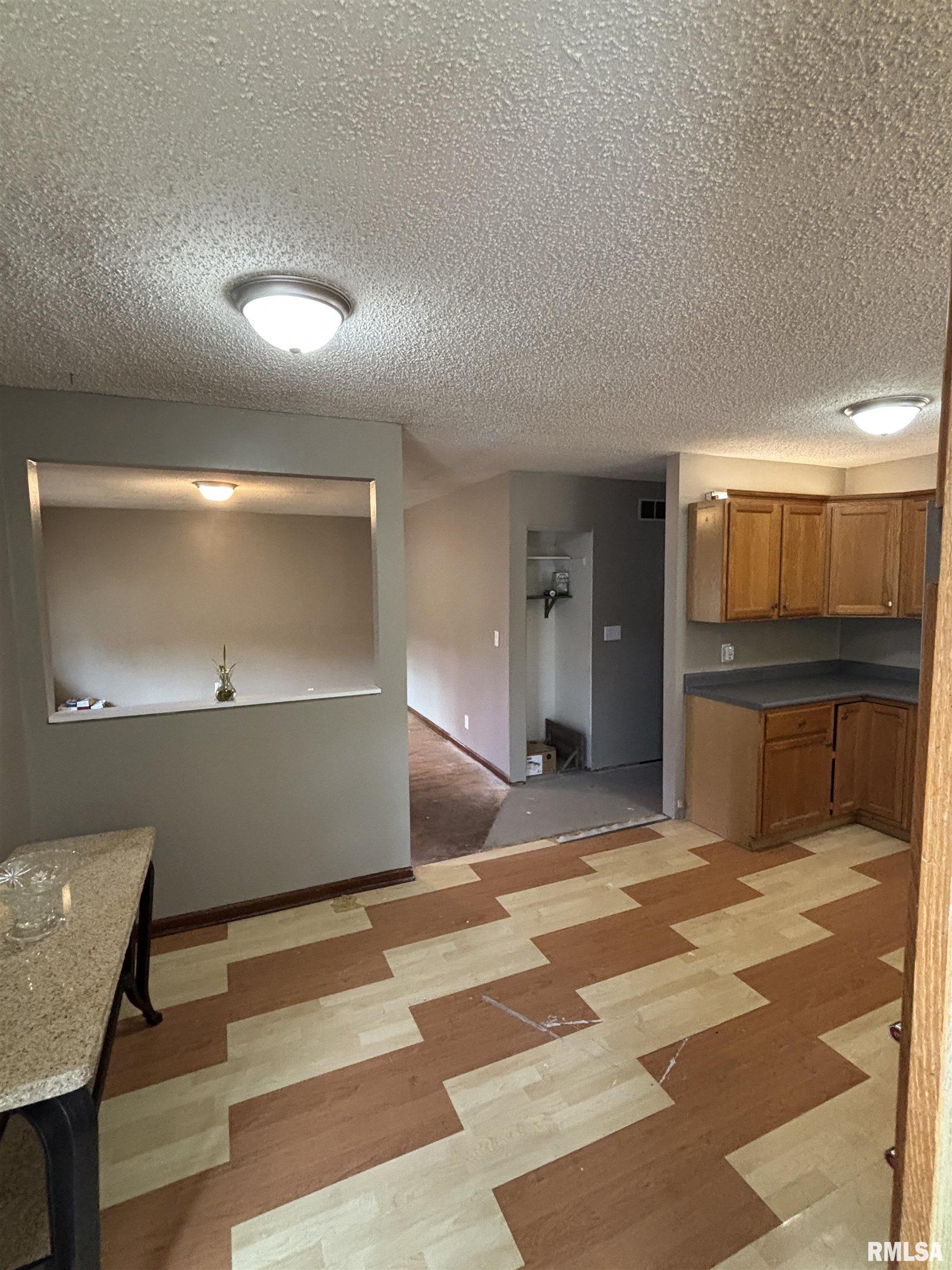 1301 Sharon Lane Springfield, IL 62702 - Photo 10 of 24
