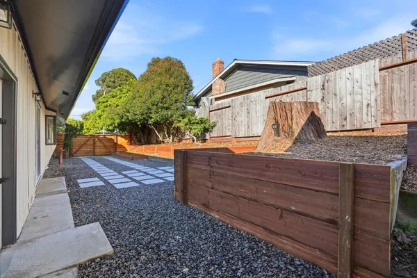 a view of outdoor space yard and porch