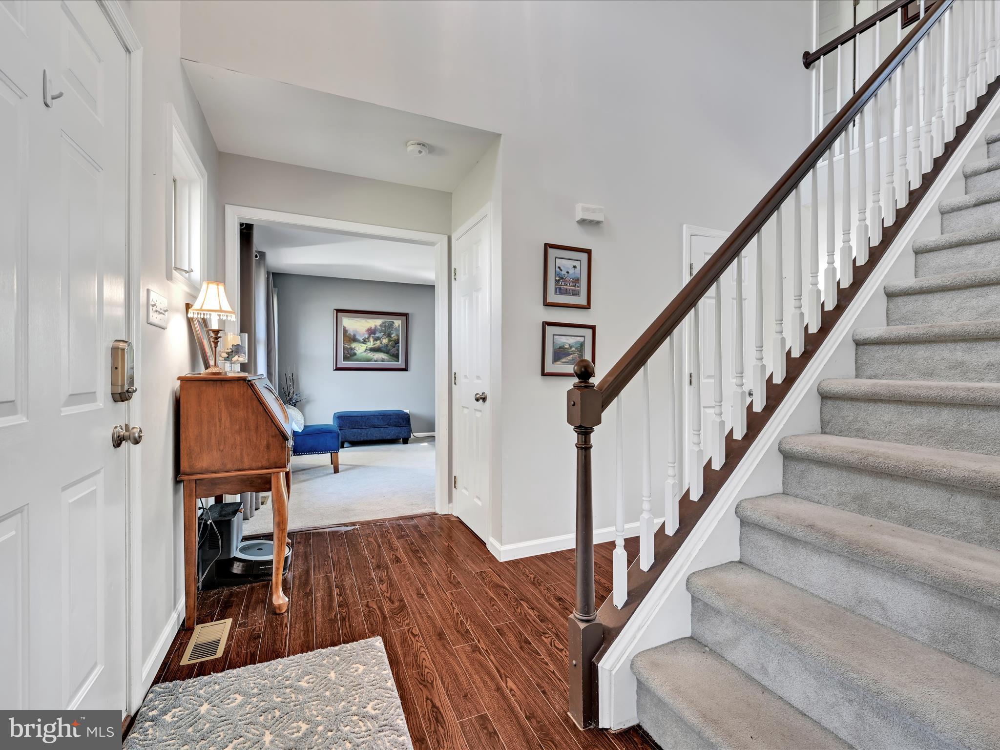 1220 Roberts Road Gilbertsville, PA 19525 - Photo 6 of 37 Foyer