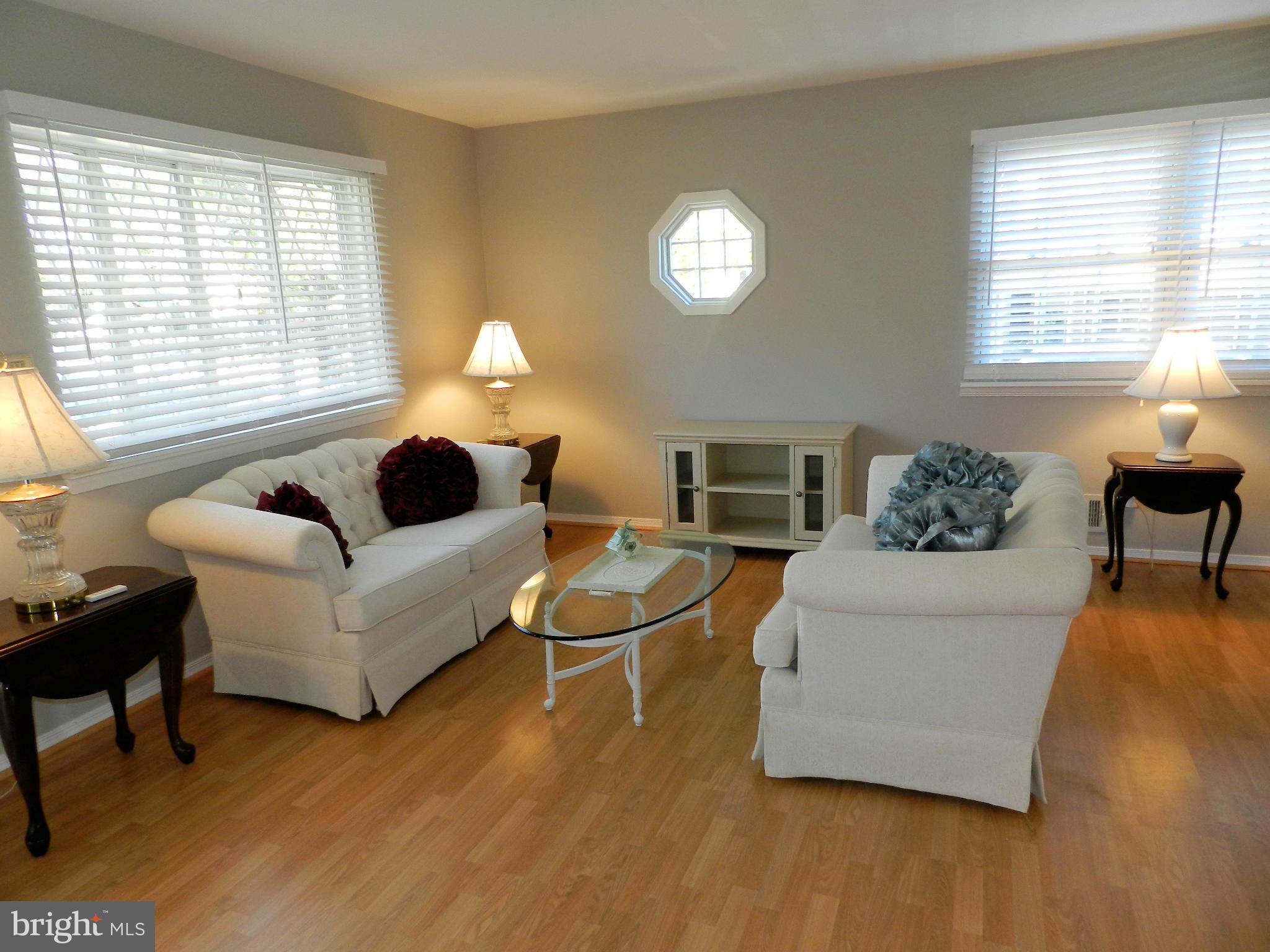 3419 Acton Road Baltimore, MD 21234 - Photo 7 of 30 Living Room