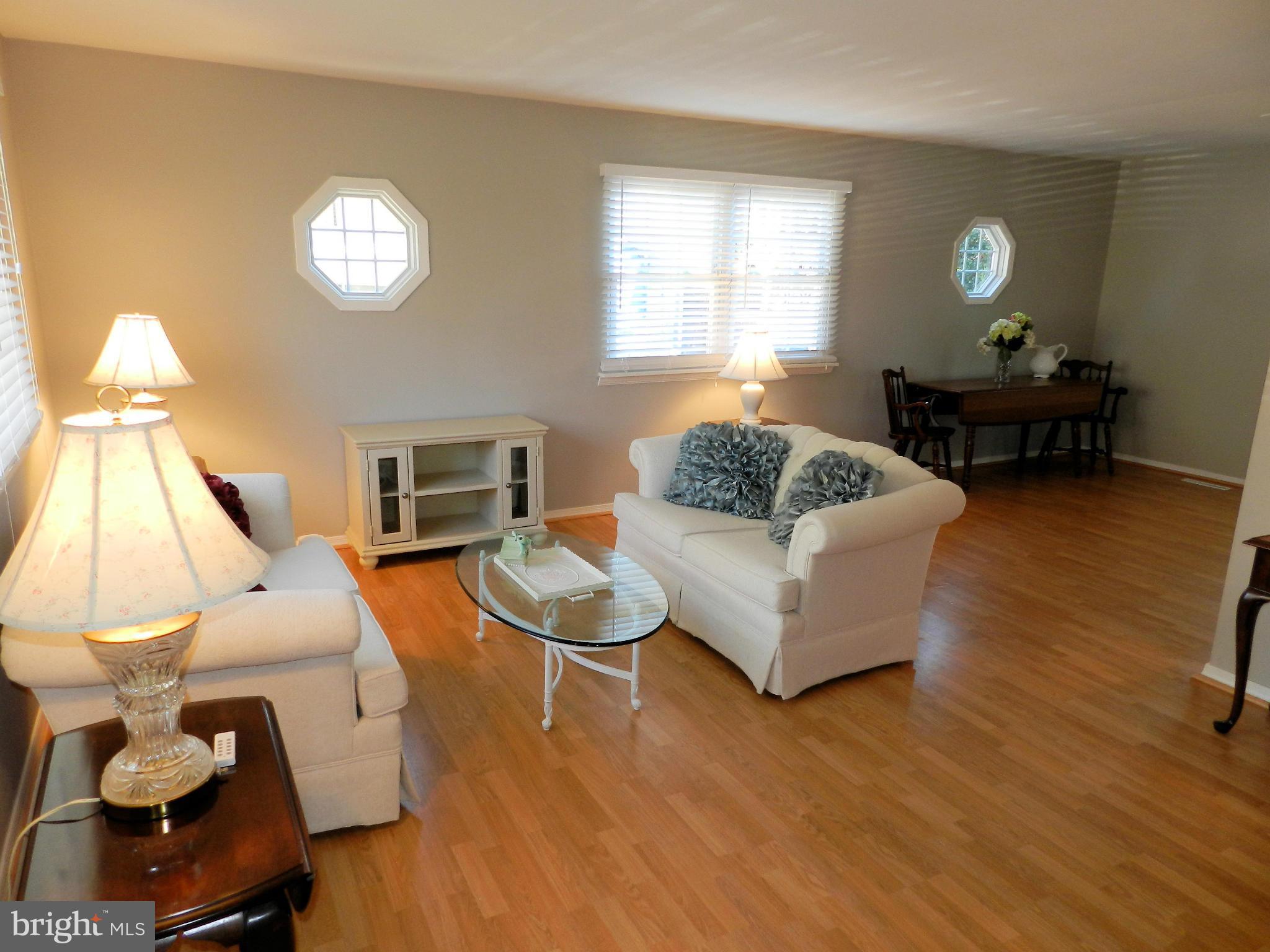 3419 Acton Road Baltimore, MD 21234 - Photo 10 of 30 Living Room