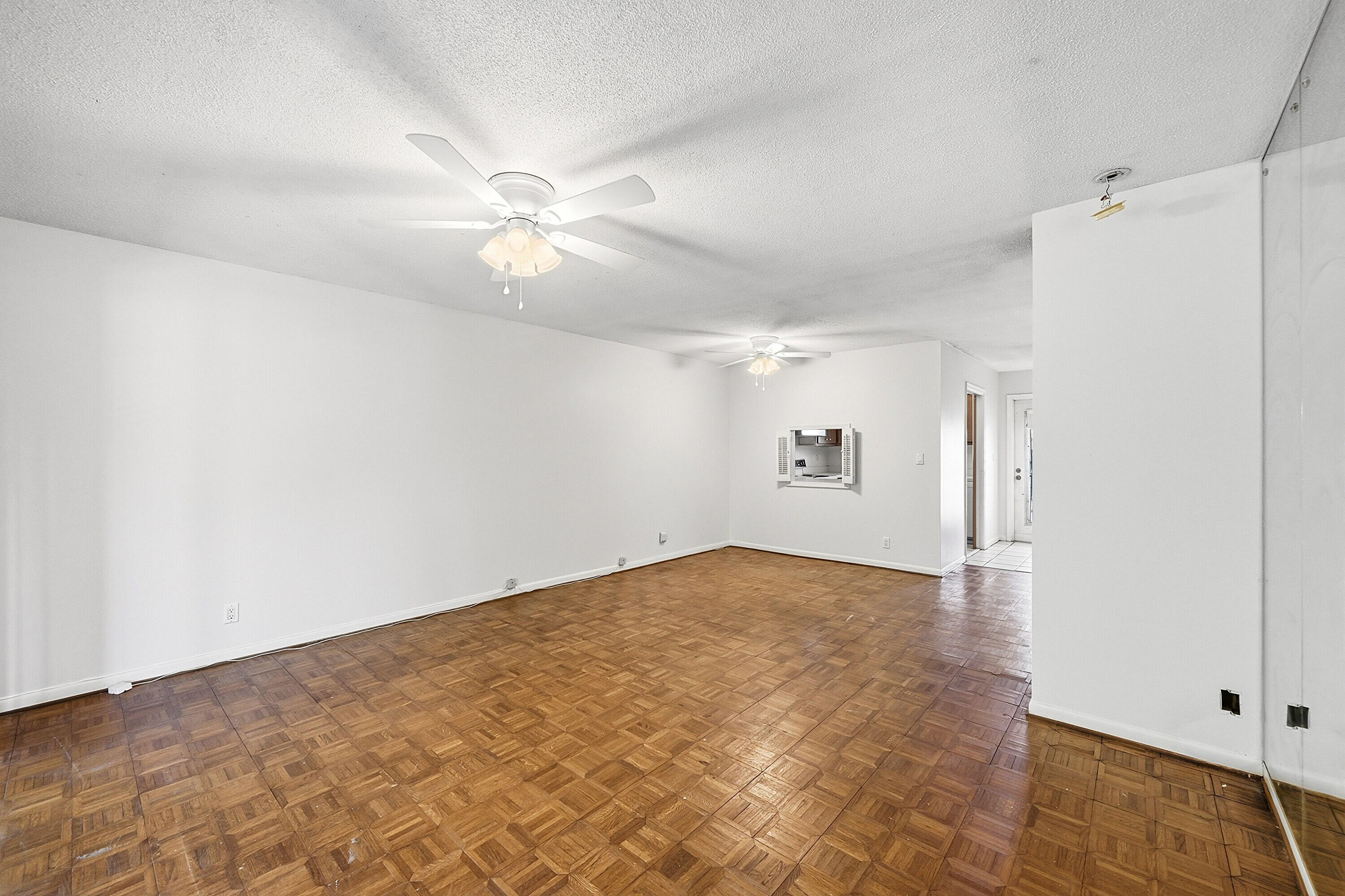 2160 Northeast 36th Street, Unit 37 Lighthouse Point, FL 33064 - Photo 7 of 32 Living