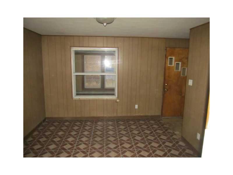 799 Guys Run Road Pittsburgh, PA 15238 - Photo 4 of 10 Living Room.