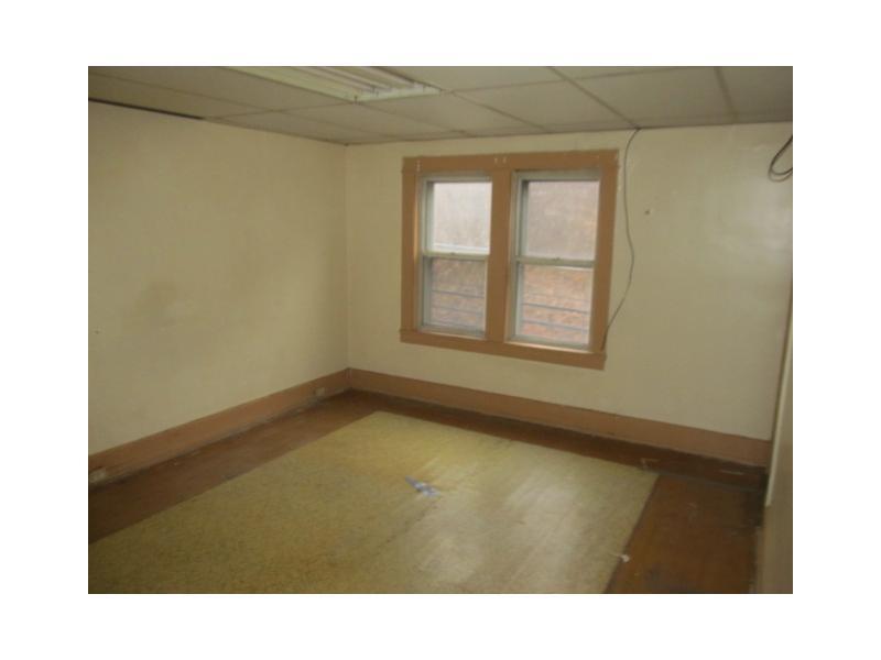 799 Guys Run Road Pittsburgh, PA 15238 - Photo 8 of 10 Bedroom.
