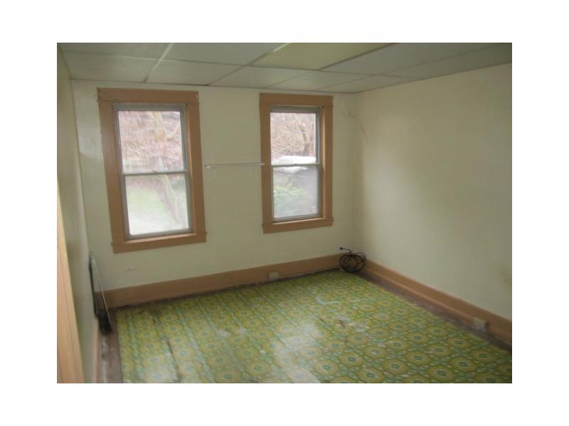 799 Guys Run Road Pittsburgh, PA 15238 - Photo 9 of 10 Bedroom.
