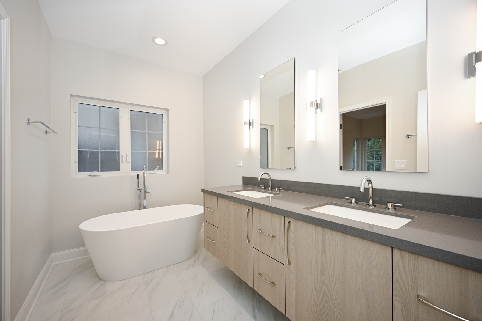 721 Lenox Road Glen Ellyn, IL 60137 - Photo 22 of 43 Gallery Image 22