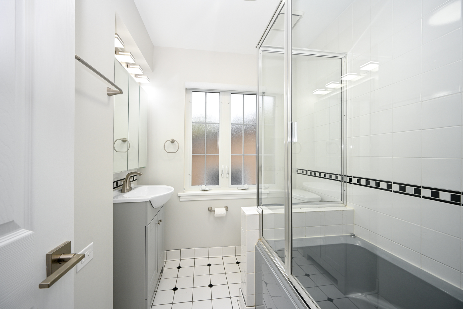 721 Lenox Road Glen Ellyn, IL 60137 - Photo 27 of 43 Gallery Image 27