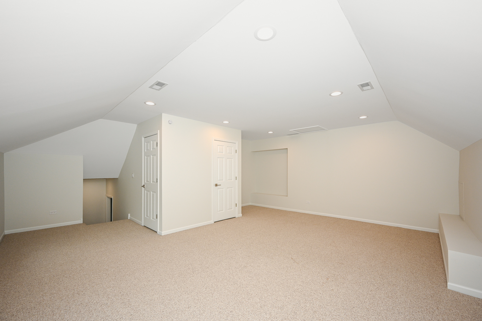 721 Lenox Road Glen Ellyn, IL 60137 - Photo 29 of 43 Gallery Image 29