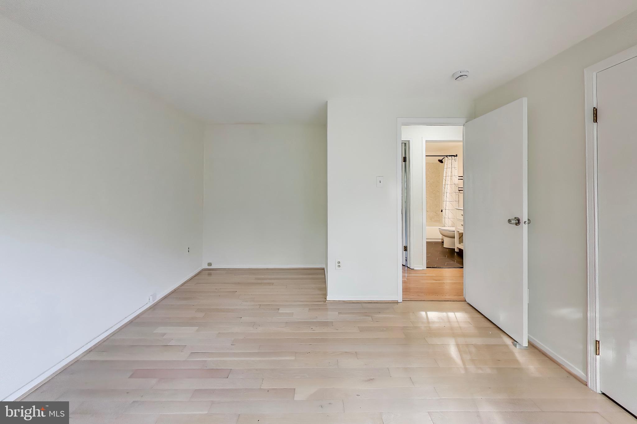 8932 Barrowgate Court Potomac, MD 20854 - Photo 14 of 24